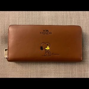 Coach x Peanuts Brown Leather Wallet Zippy